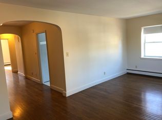 176 Church St APT 4, Newton, MA 02458