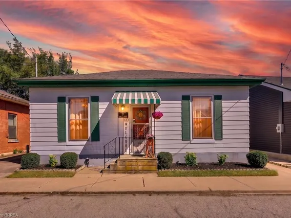 7 Halls Ave, Brantford, ON N3T 3X2
