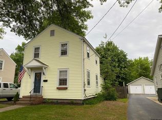 18 4th St, Glens Falls, NY 12801