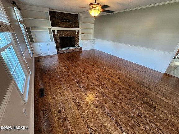 2nd image of 400 Tuckahoe Drive