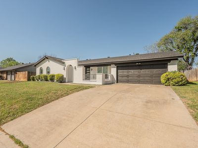 217 Cooper Dr, Hurst, TX, 76053