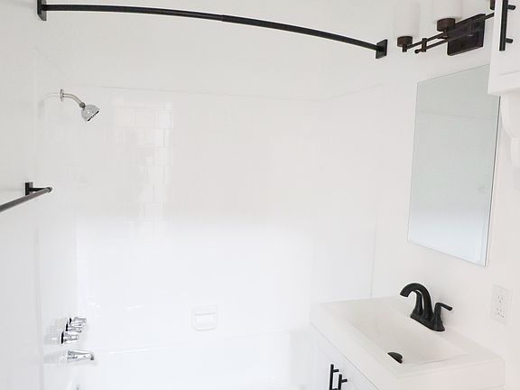 5th image of 259 N Euclid Ave #17