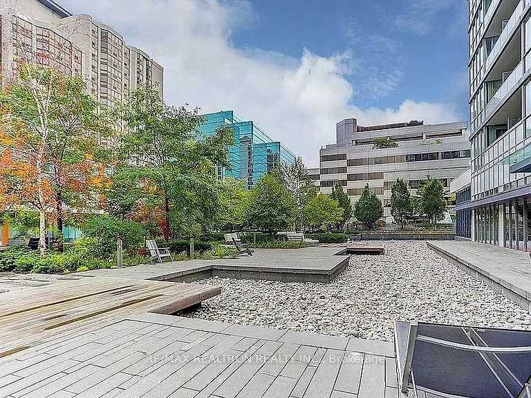 88 Sheppard Ave E #2405 — Photo 38