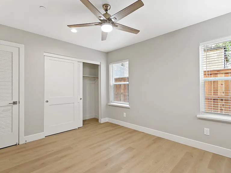 1823 Victorian Aly #1 — Photo 22