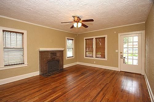 Hardwood Flrs Living Rm