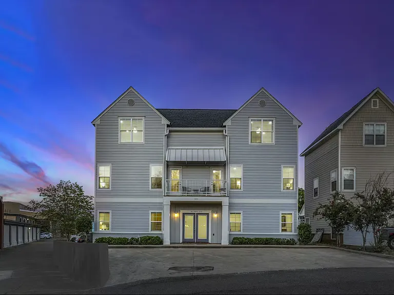 203 Worley St — Photo 2