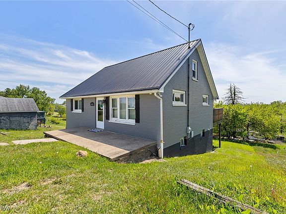 2nd image of 60620 Main St