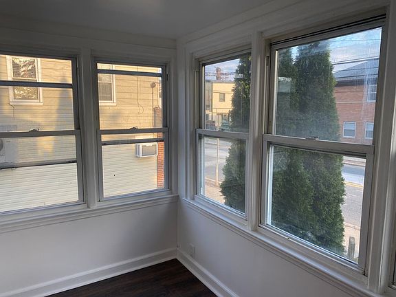5th image of 474 Main St
