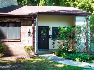 99 Arrowood Rd UNIT F, Manalapan, NJ