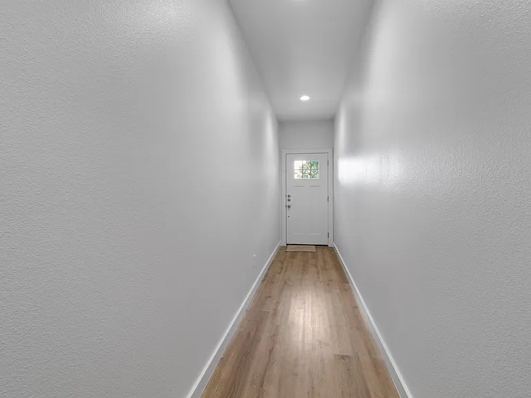312 E Shepherd St #312 — Photo 3