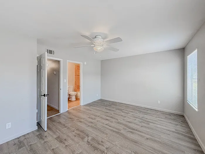 1935 W Morten Ave #27 — Photo 16