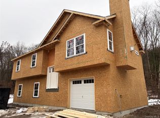 30 Neversink Dr, Port Jervis, NY 12771