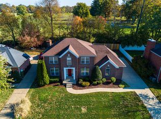 1427 Twin Ridge Rd, Lyndon, KY 40242