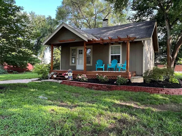 6825 Mason St, Omaha, NE 68106