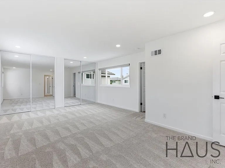 6861 Defiance Dr — Photo 17