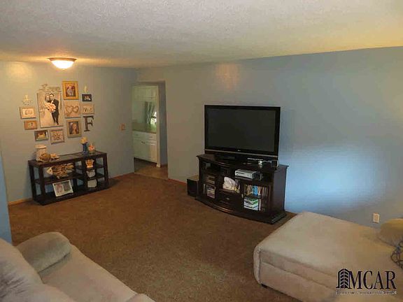 3rd image of 7001 Stockport Dr