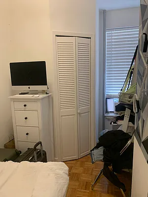 Rented by M.Grossman R.E. Management | media 17