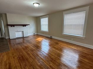 732 Park Ave APT 4, Racine, WI 53403