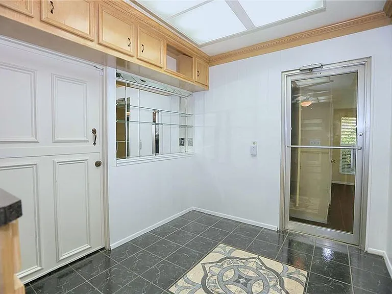3210 Cloverdale St — Photo 15