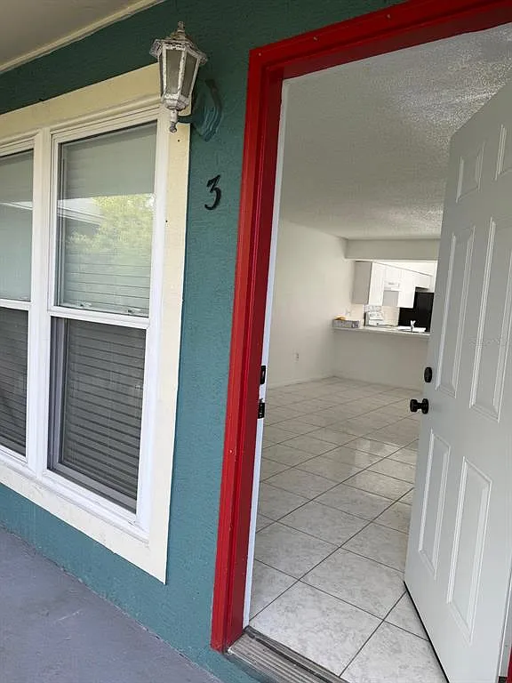 2 bed, 1.0 bath, 850 sqft, $1,700 — Photo 2