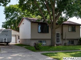 1131 S Illinois Ave, Mason City, IA 50401