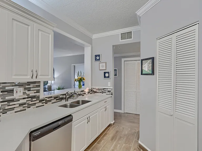 400 Uno Lago Dr #204 — Photo 21