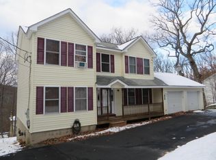 153 Tanbark Ln, Tannersville, PA