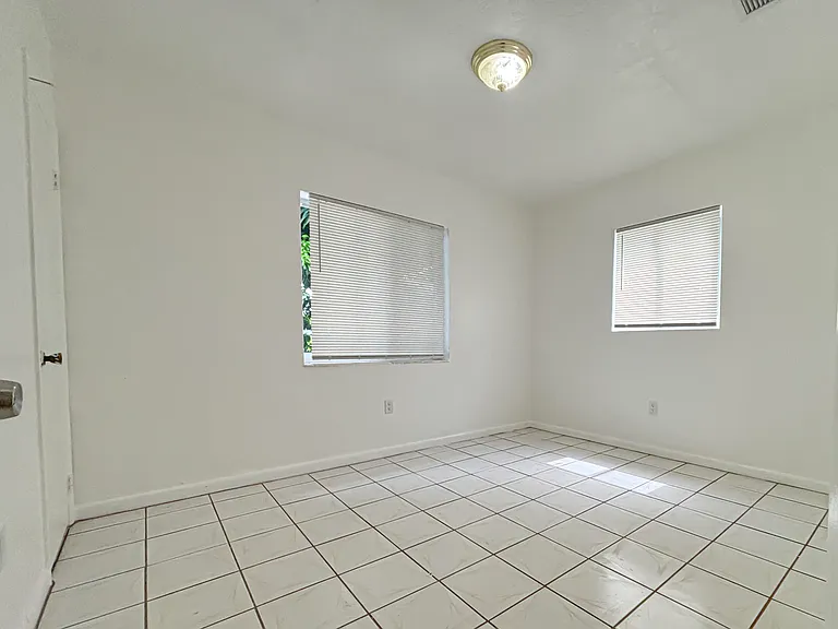 3645 NW 195th Ter — Photo 16
