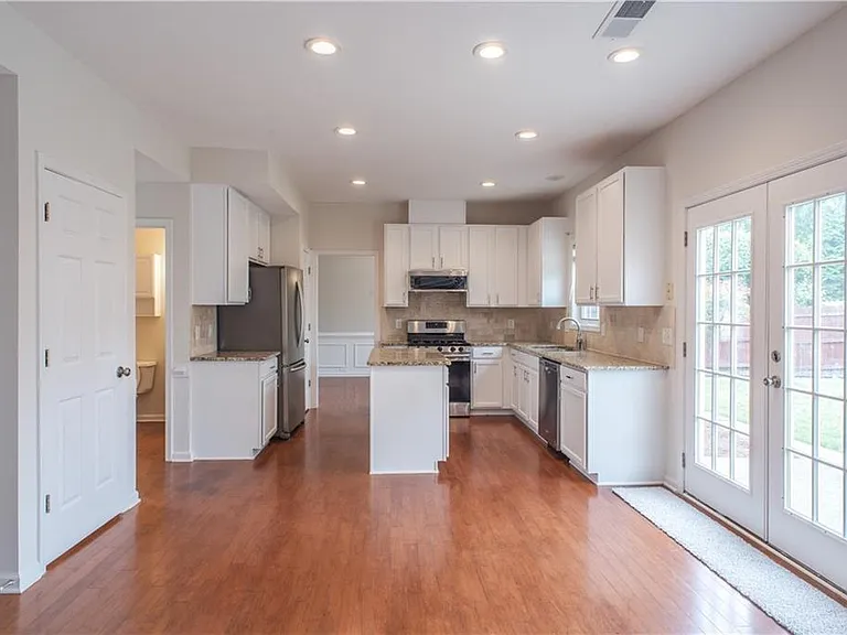3359 Shallowford Green Dr — Photo 9