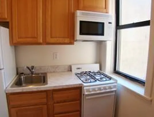 Rented by Nest Seekers International | media 13