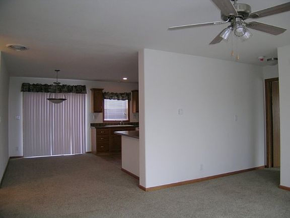3rd image of 9019 S HIGHLANDS DR