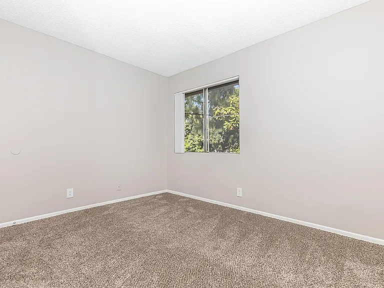 Sierra Vista — Photo 38
