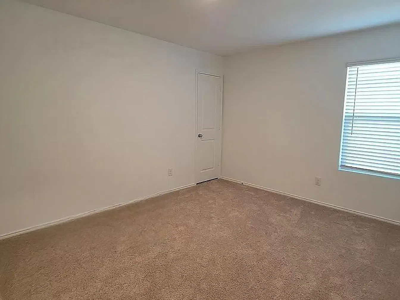 3 bed, 1500 sqft, $2,300 — Photo 4