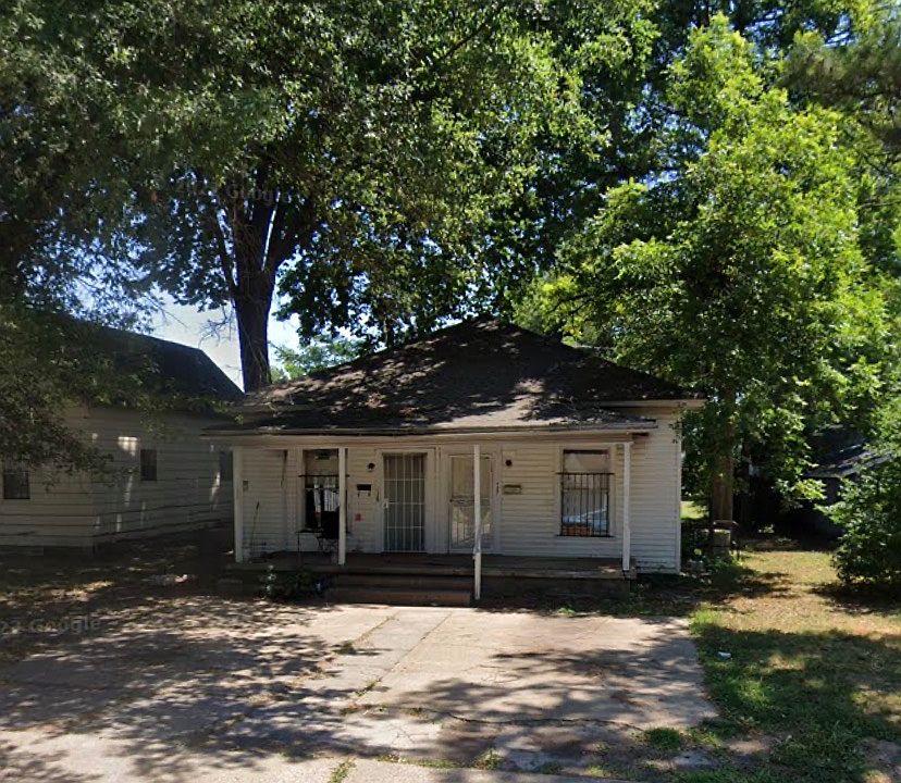 1st image of 125 W Davis St #127