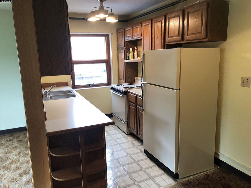 2nd image of 2415 Hemlock Ave