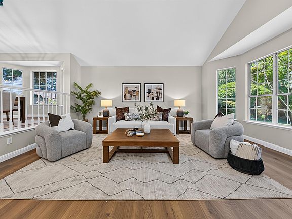 5th image of 439 Summer Creek Ln