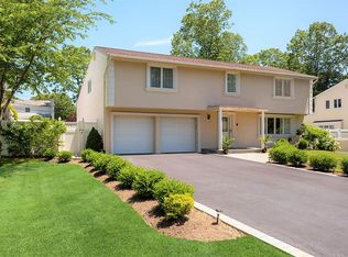 317 Browns Rd, Nesconset, NY 11767