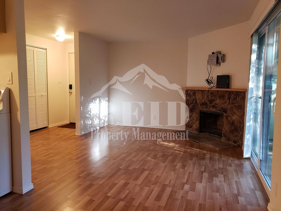 1st image of 3206 Pine Rd #D2