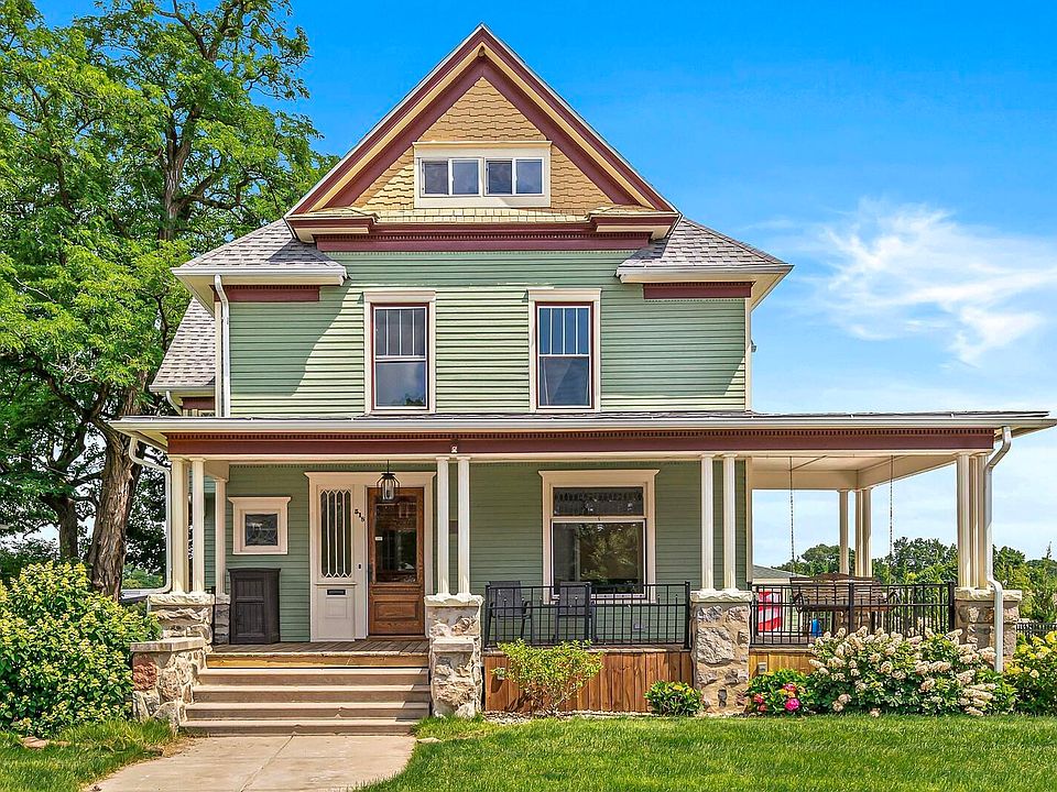 1st image of 518 Lincolnway Way W