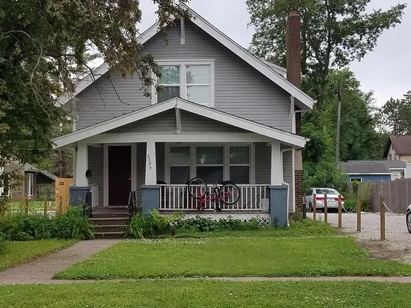 2326 Knapp St, Ames, IA 50014