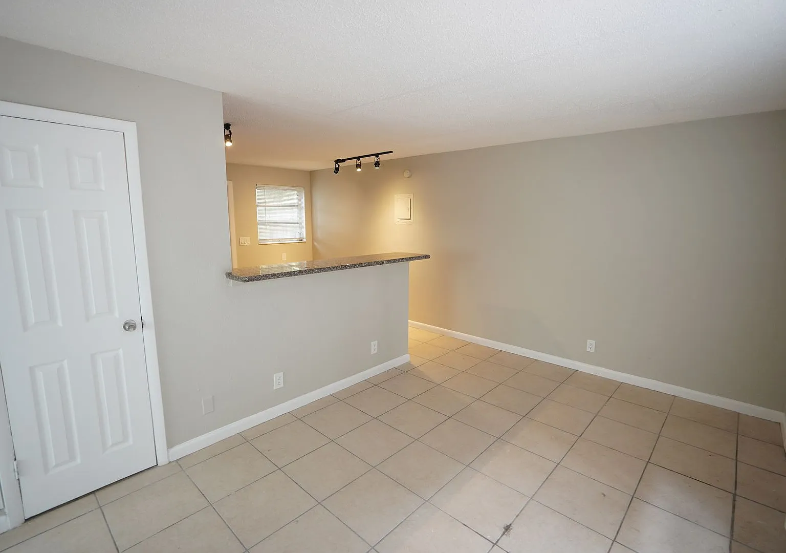 1142 NE 3rd Ave — Photo 3
