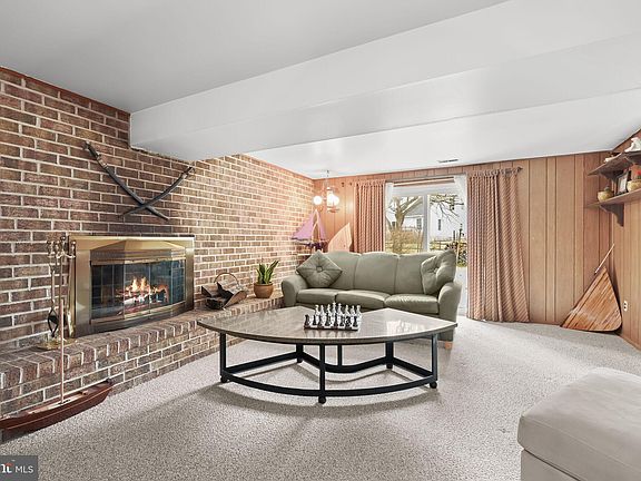 3rd image of 6609 Hunters Wood Cir
