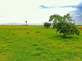 958 Hiller Rd, Inez, TX 77968