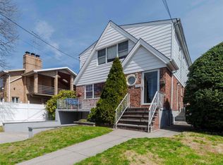 2011 154th St, Whitestone, NY 11357