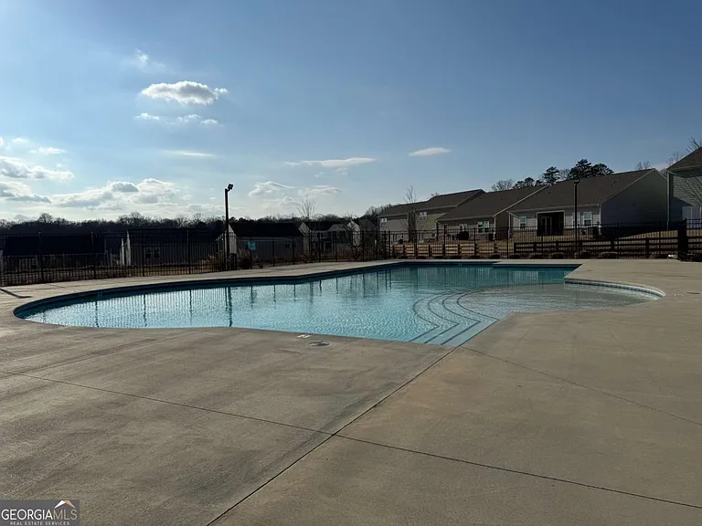 395 Knightsbridge Ln — Photo 31