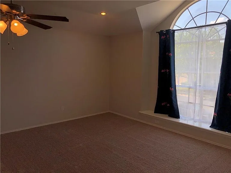 13200 Amasia Dr — Photo 12