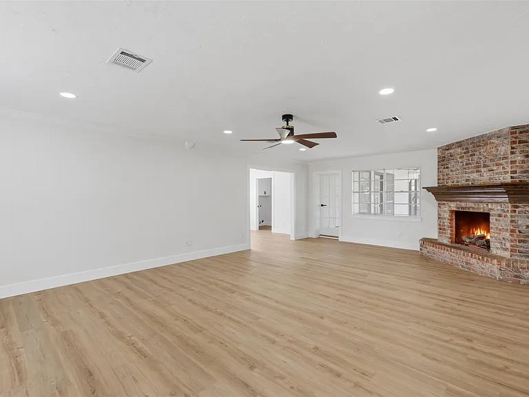 11507 Barwood Bend Dr — Photo 3