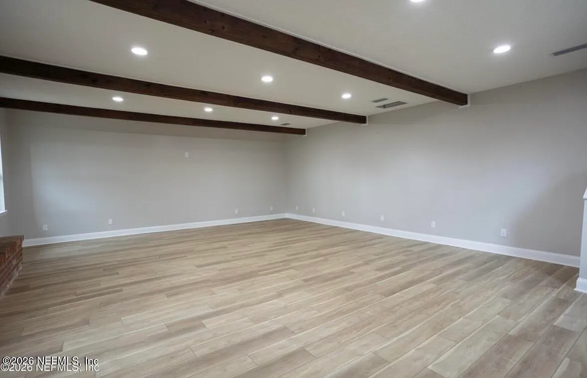 4 bed, 2.0 bath, 2746 sqft, $2,900 — Photo 4