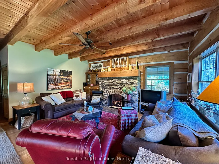 115 Tyrol Ave — Photo 12