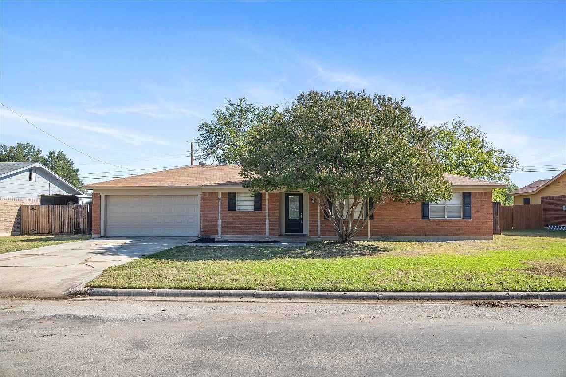 4404 Delwood Dr, Brownwood, TX 76801 Zillow